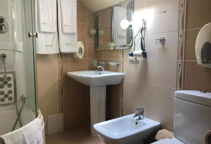 Aamiaismajoitus (B&B) Elf Cottage