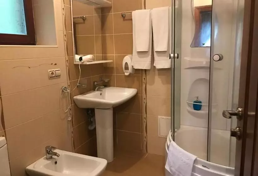 Aamiaismajoitus (B&B) Elf Cottage