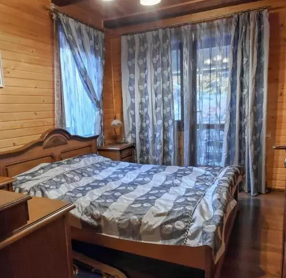 Aamiaismajoitus (B&B) Elf Cottage