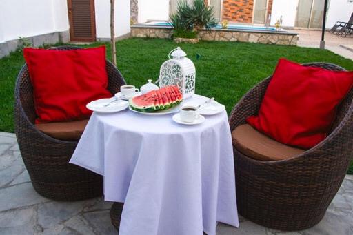 تختخواب و صبحانه Garden Lounge