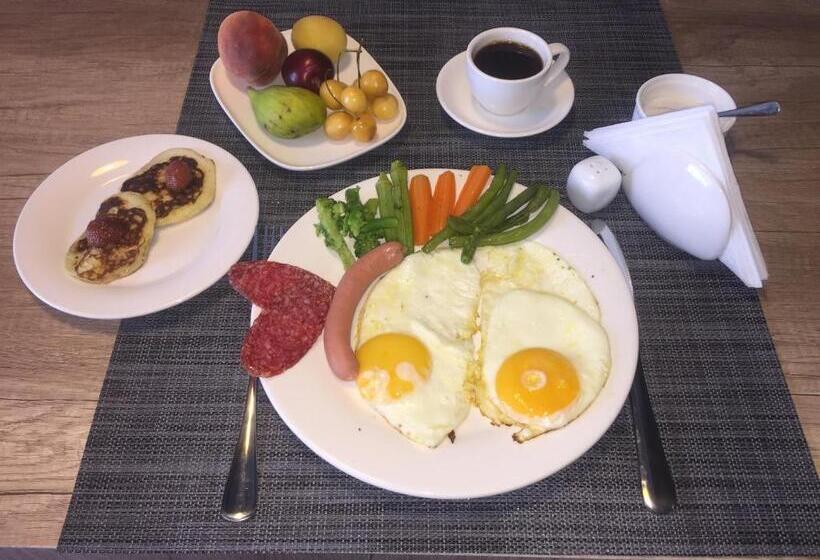 تختخواب و صبحانه Garden Lounge