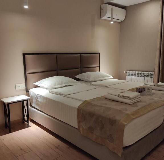 تختخواب و صبحانه Garden Lounge