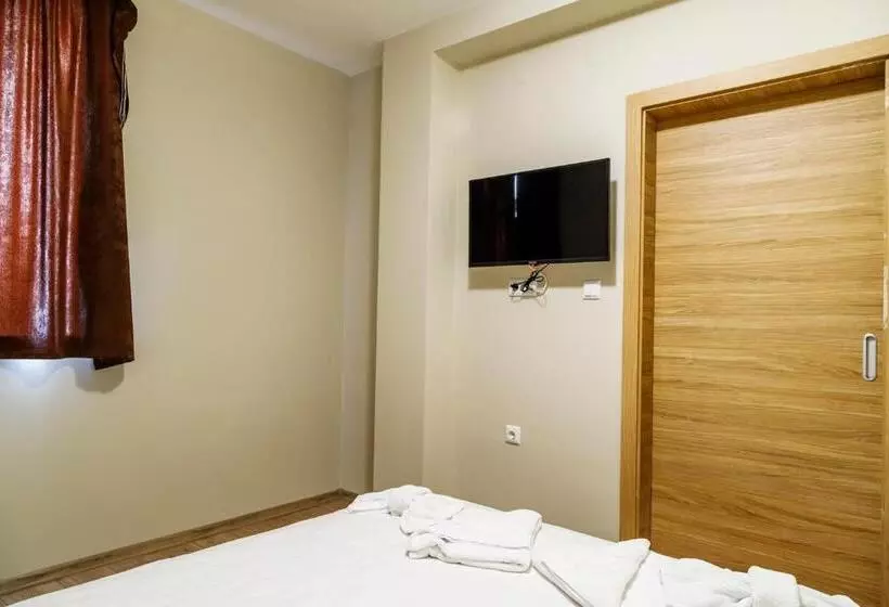 Family Hotel   City Hotel Yambol