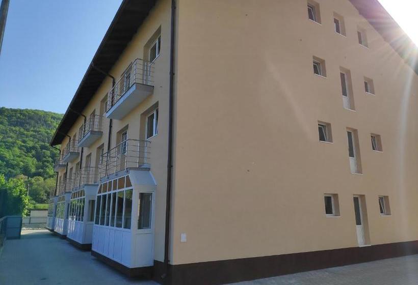 Hostel Caliman