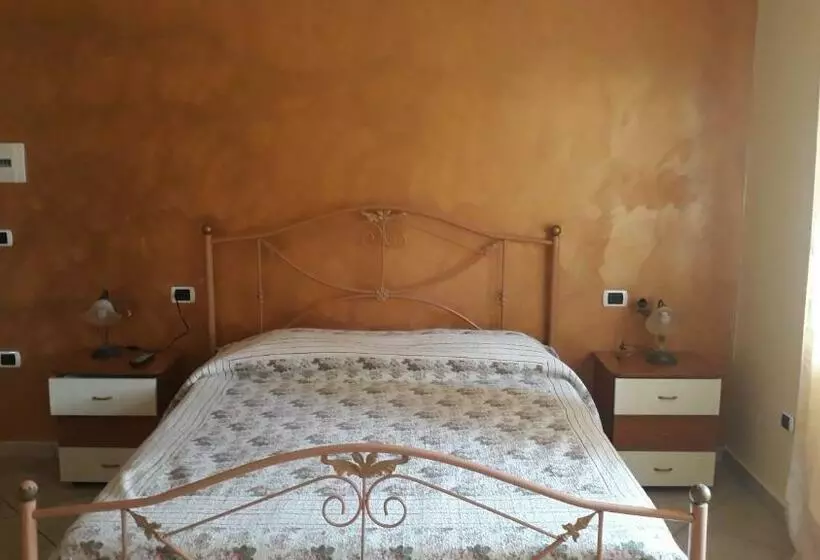 ホテル Agriturismo Carlo Cioffi