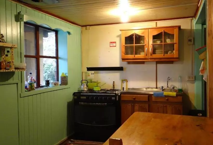 Hotelli Hostal La Casa Del Carpintero