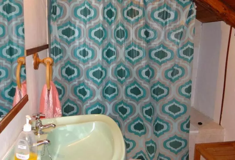 Hotelli Hostal La Casa Del Carpintero