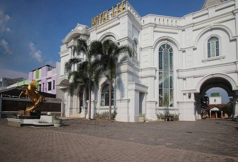 ホテル Oyo 2222  Lee