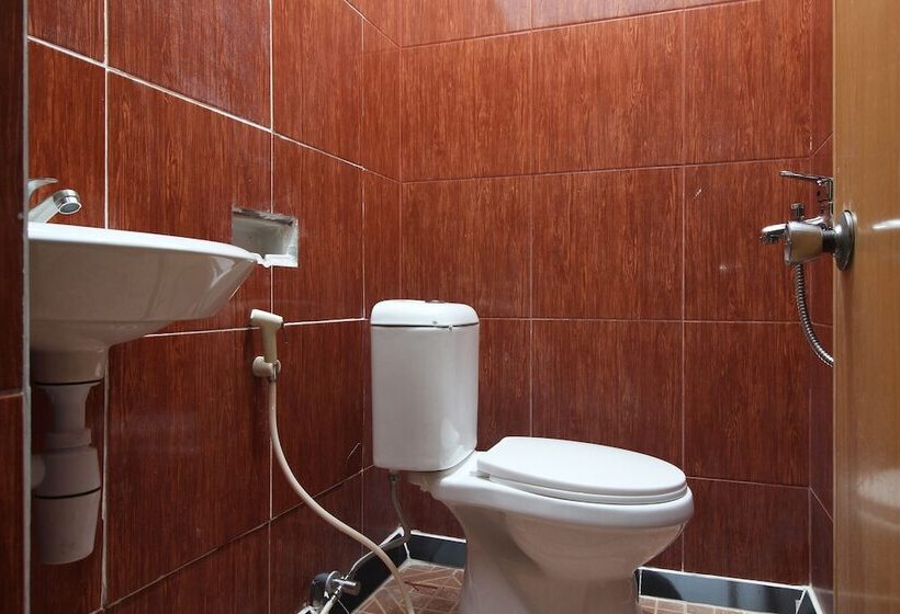 ホテル Oyo 2222  Lee