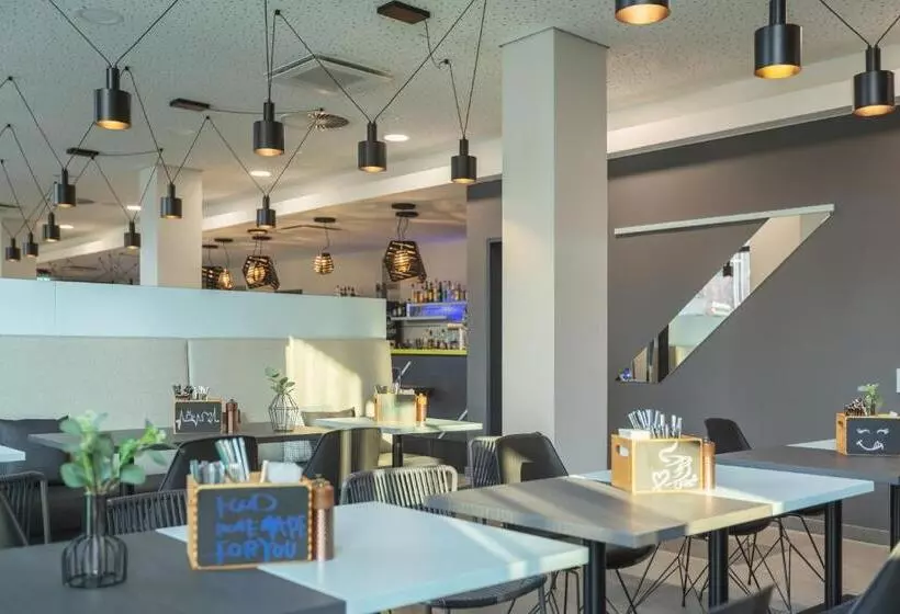 ホテル Holiday Inn   The Niu, Seven Dusseldorf Ost, An Ihg