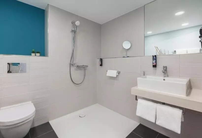 ホテル Holiday Inn   The Niu, Seven Dusseldorf Ost, An Ihg