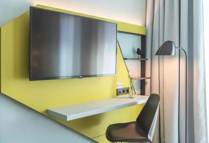 ホテル Holiday Inn   The Niu, Seven Dusseldorf Ost, An Ihg