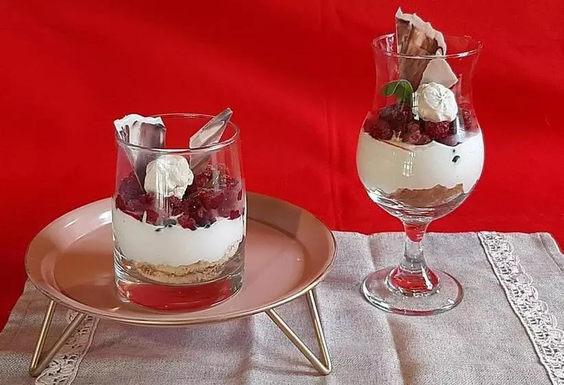 ペンション La Rosadita Restotur
