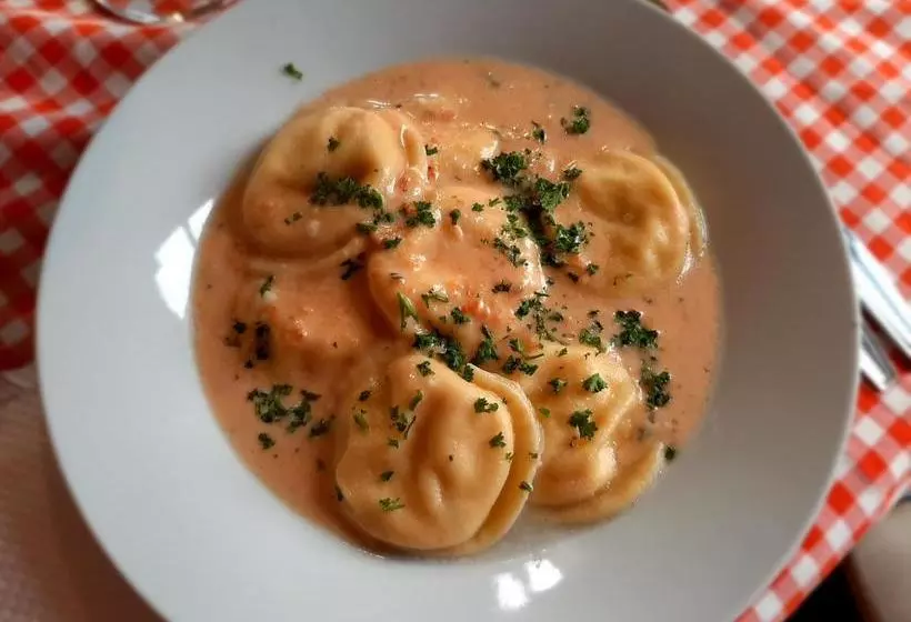 ペンション La Rosadita Restotur