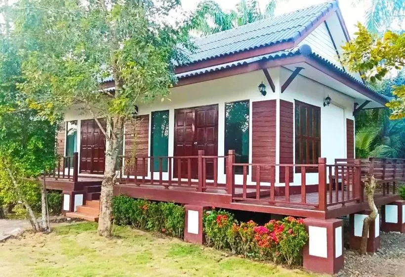 Sunflora Resort Chumphon