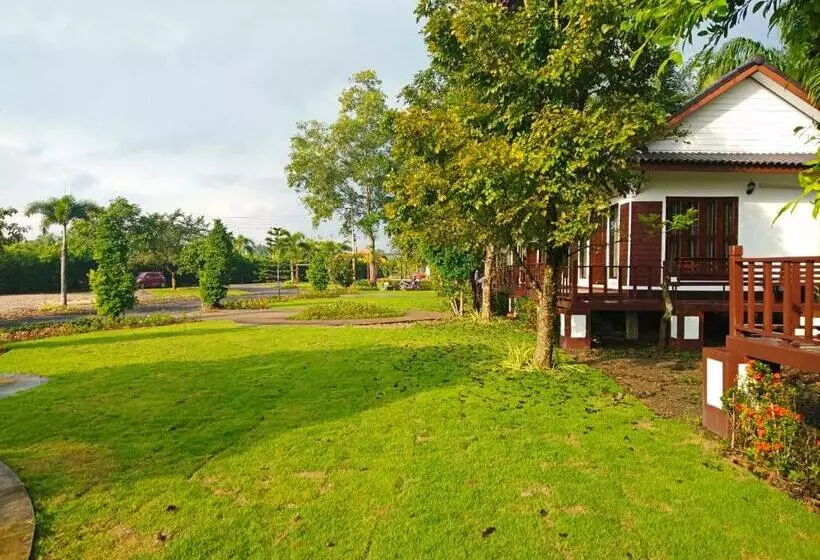 Sunflora Resort Chumphon