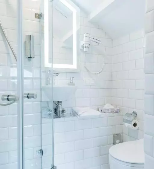 Retkeilymaja Bobritsa Dacha