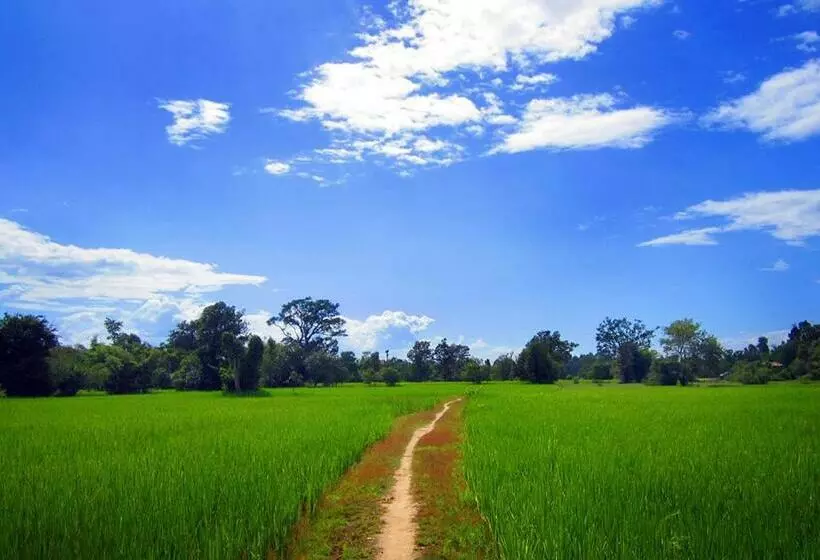 Retkeilymaja Don Som Riverside Guesthouse