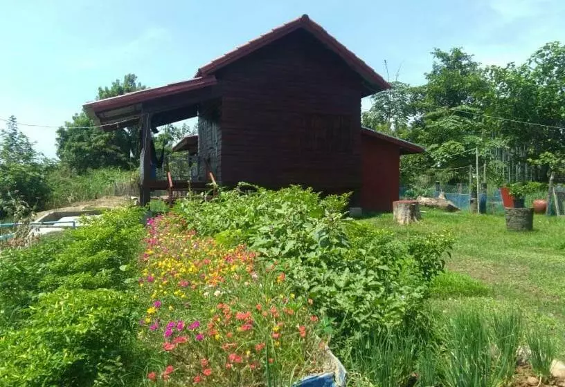 Retkeilymaja Don Som Riverside Guesthouse