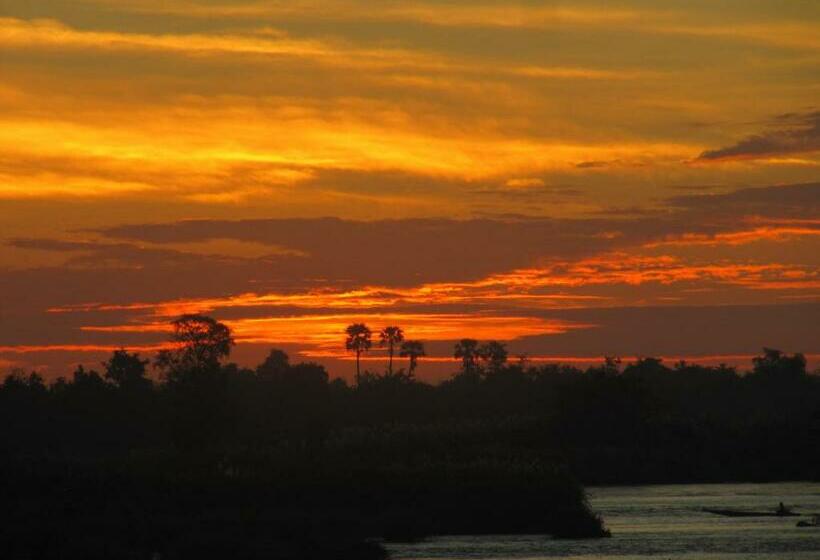 فندق صغير Don Som Riverside Guesthouse