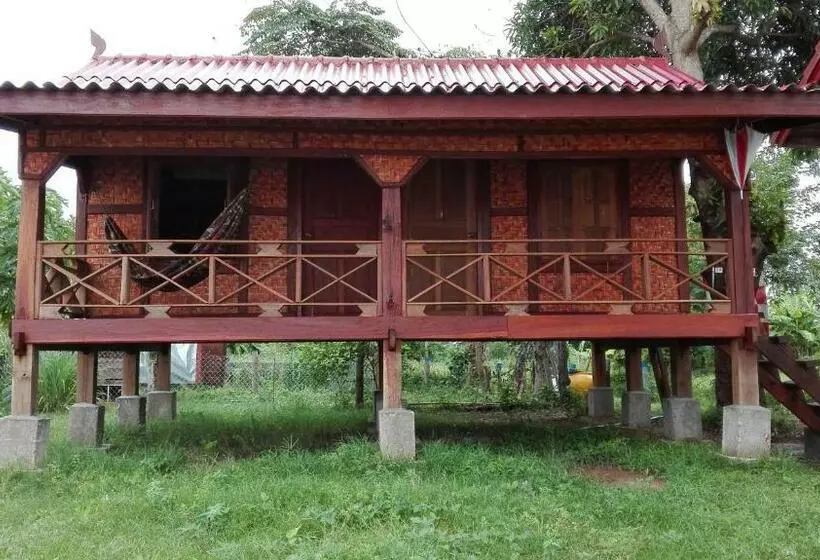 Retkeilymaja Don Som Riverside Guesthouse