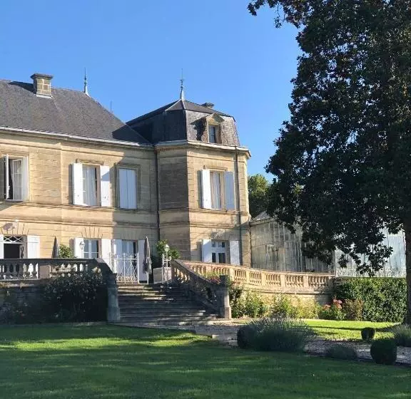 Aamiaismajoitus (B&B) Chateau Carbonneau