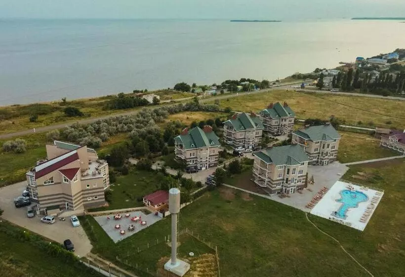 Foton Hotel & Restaurant