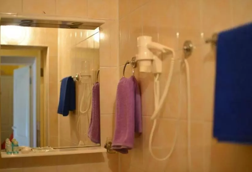 Foton Hotel & Restaurant