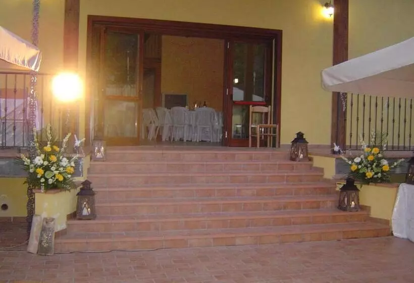 ホテル Agriturismo Centuria
