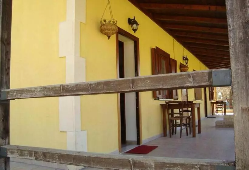 ホテル Agriturismo Centuria