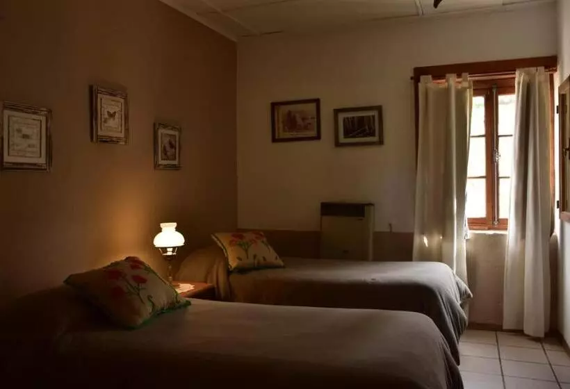 ホテル Estancia La Angostura