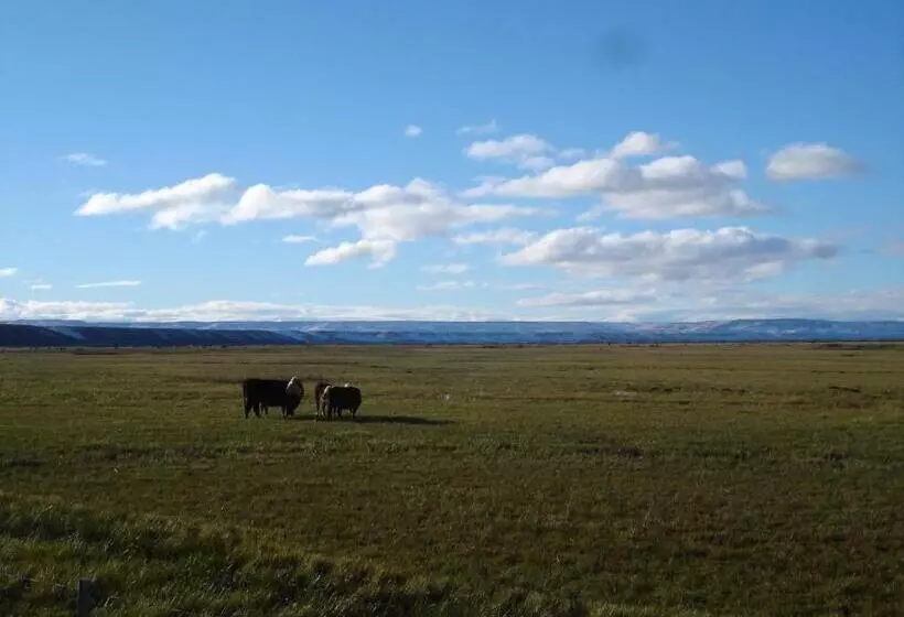 ホテル Estancia La Angostura