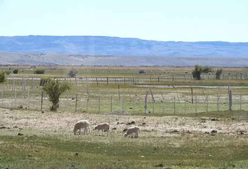 ホテル Estancia La Angostura
