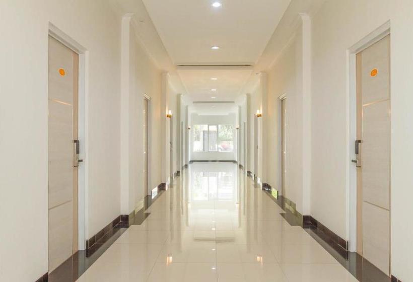 Hotel Reddoorz Plus Near Jatinangor Town Square 2