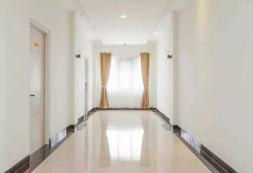 ホテル Reddoorz Plus Near Jatinangor Town Square 2