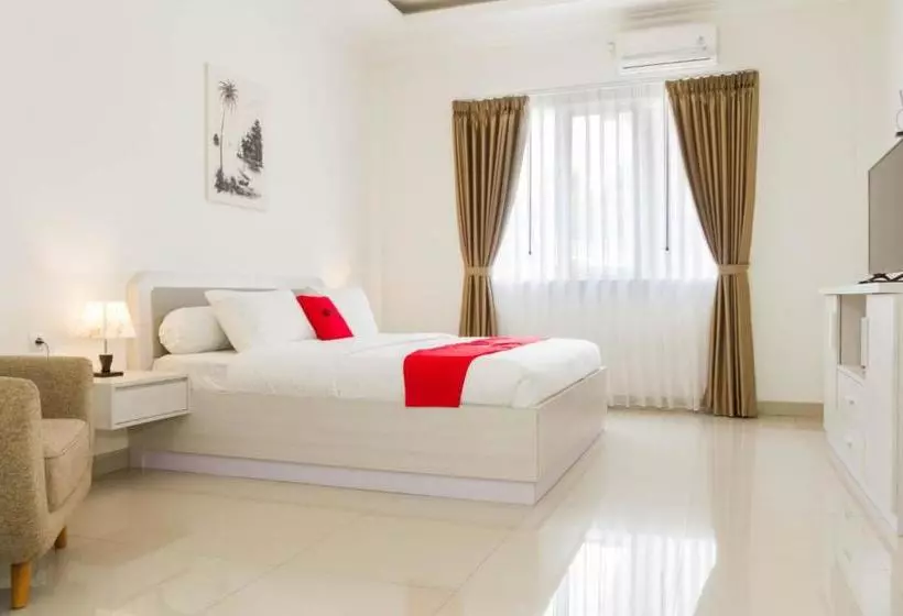 ホテル Reddoorz Plus Near Jatinangor Town Square 2