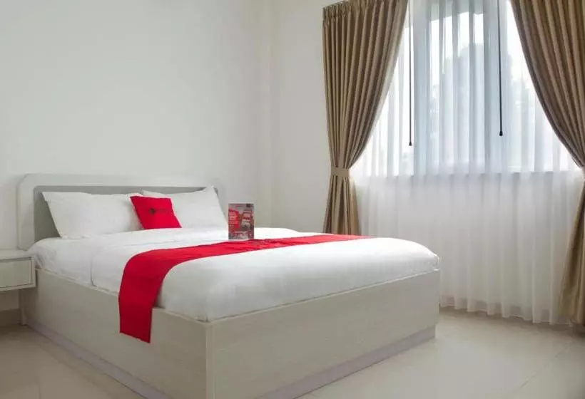 ホテル Reddoorz Plus Near Jatinangor Town Square 2