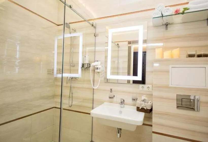 Park Hotel Warshawskiy