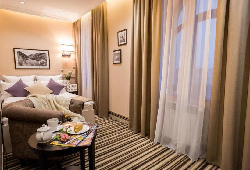 Park Hotel Warshawskiy