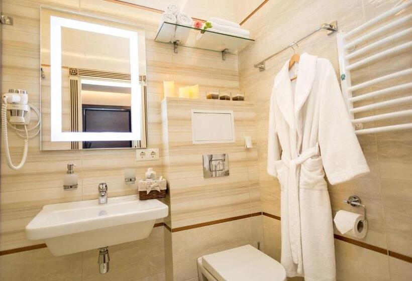 Park Hotel Warshawskiy