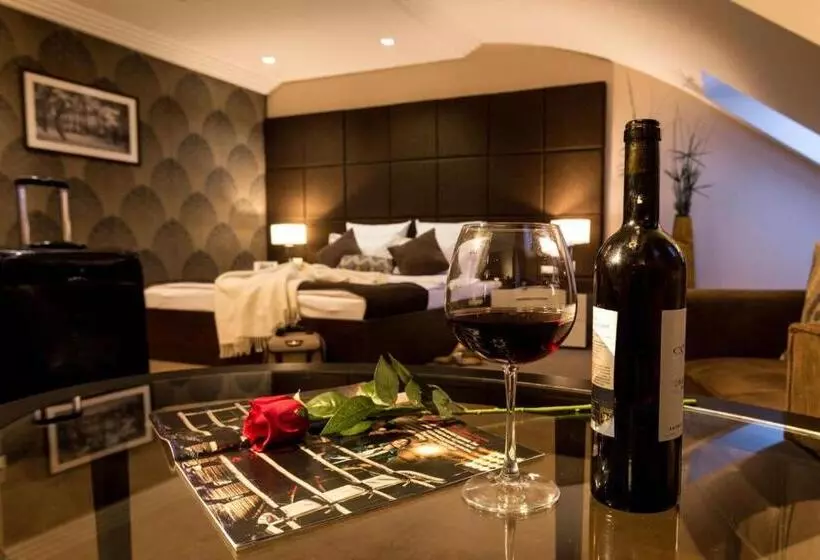 Park Hotel Warshawskiy