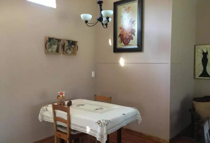 Majatalo De Sandsteen Gastehuis