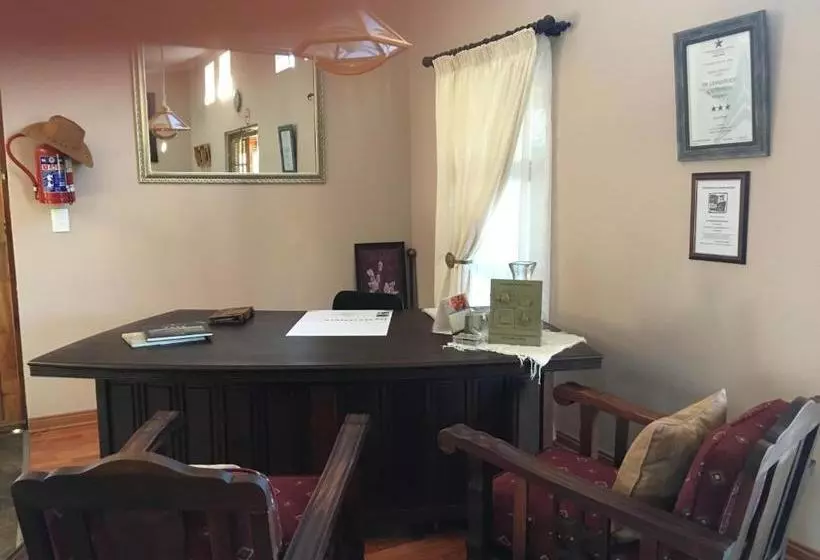 Majatalo De Sandsteen Gastehuis