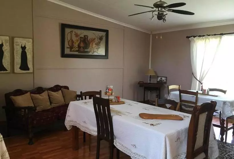 Majatalo De Sandsteen Gastehuis