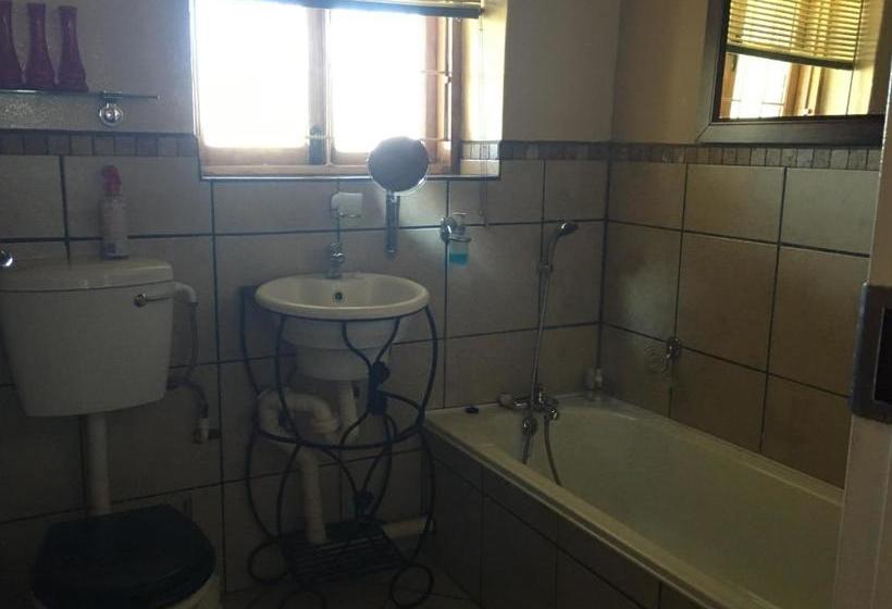 بنسيون De Sandsteen Gastehuis