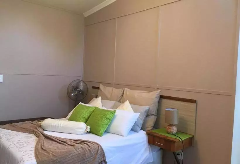 Majatalo De Sandsteen Gastehuis