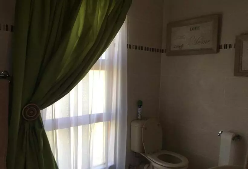 Majatalo De Sandsteen Gastehuis