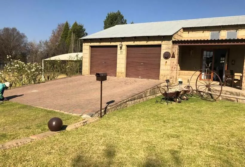 Majatalo De Sandsteen Gastehuis