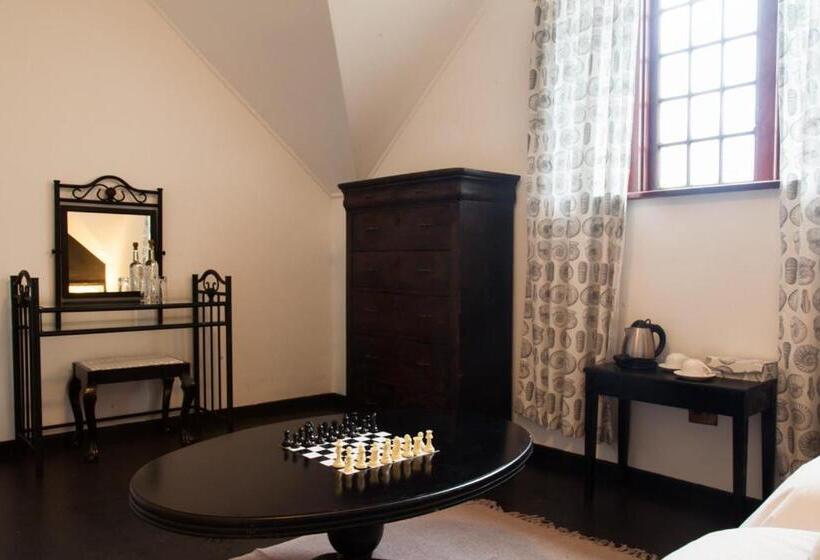 بنسيون The Manor House