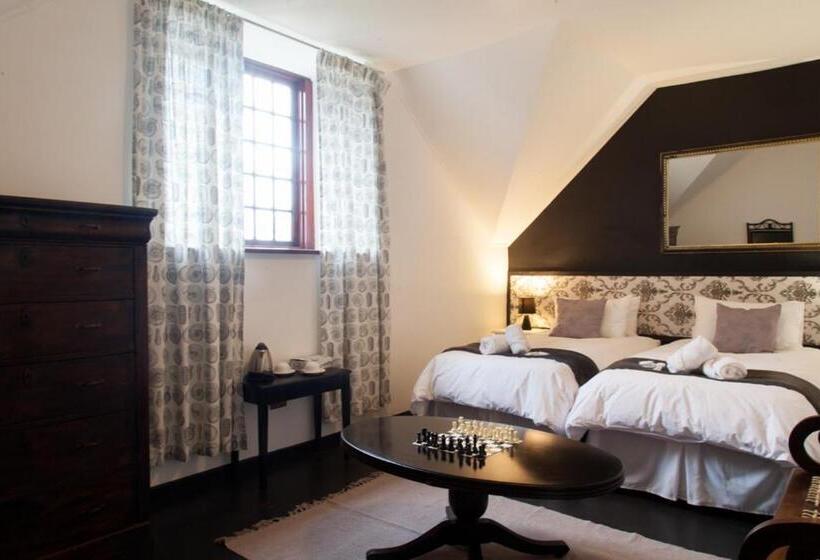 بنسيون The Manor House